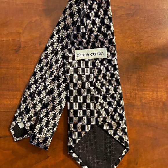 One Men's Pierre Cardin 100% Silk Tie - Picture 3 of 3